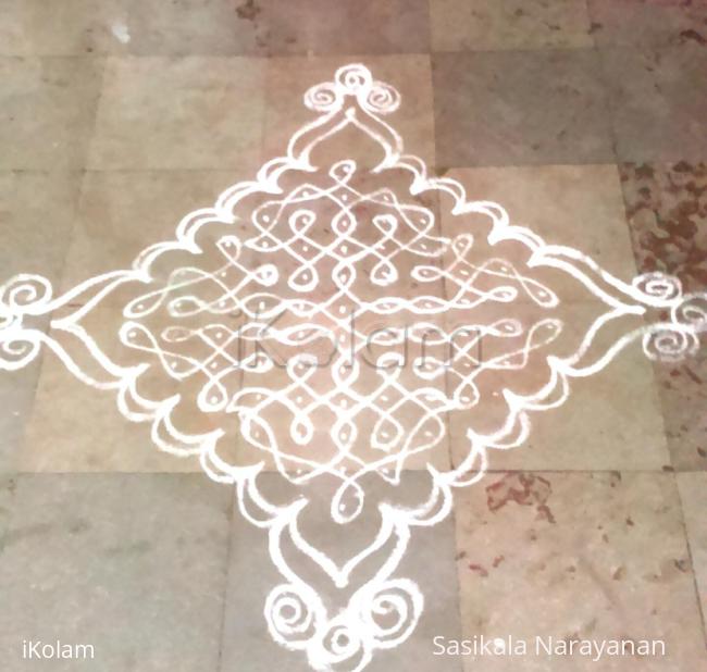 Rangoli: Aadi Velli kolam