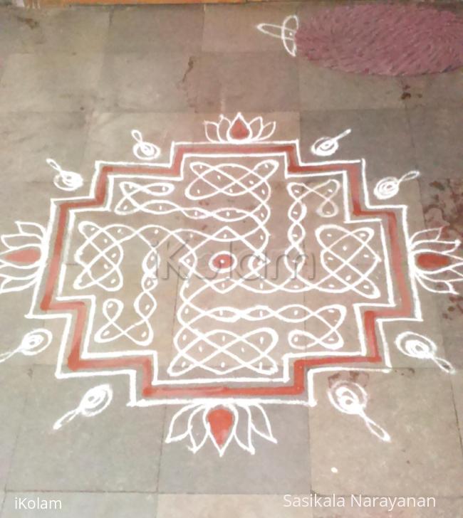 Rangoli: Aadi Velli kolam