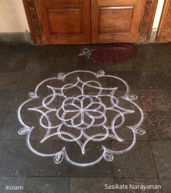 Rangoli: White n white