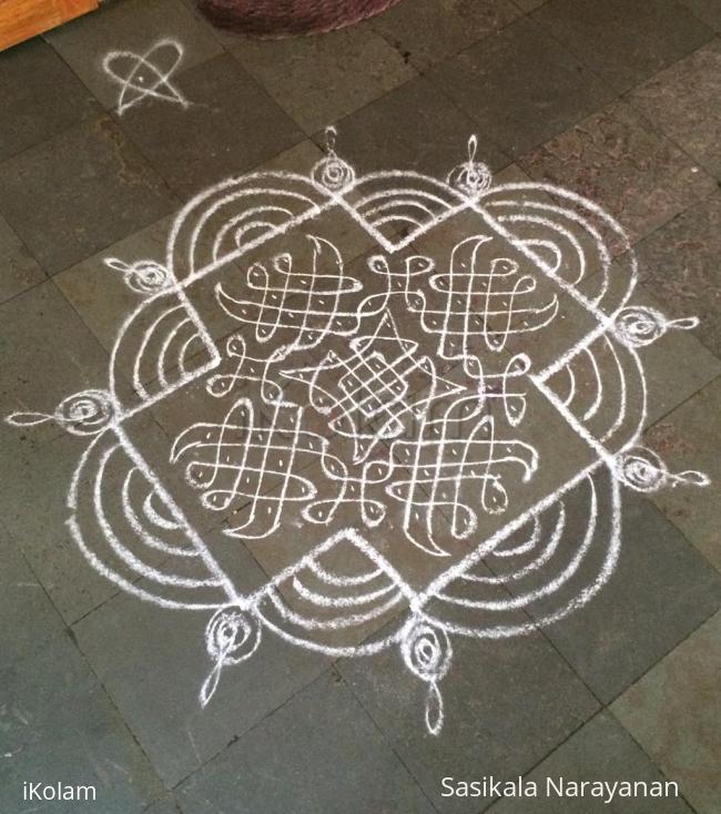 Rangoli: Simple kolam 