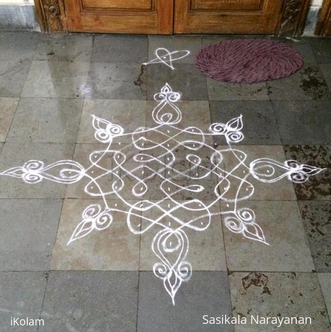 Rangoli: Holiday  kolam