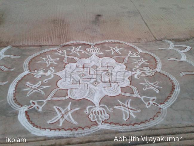 Rangoli: swastik kolam