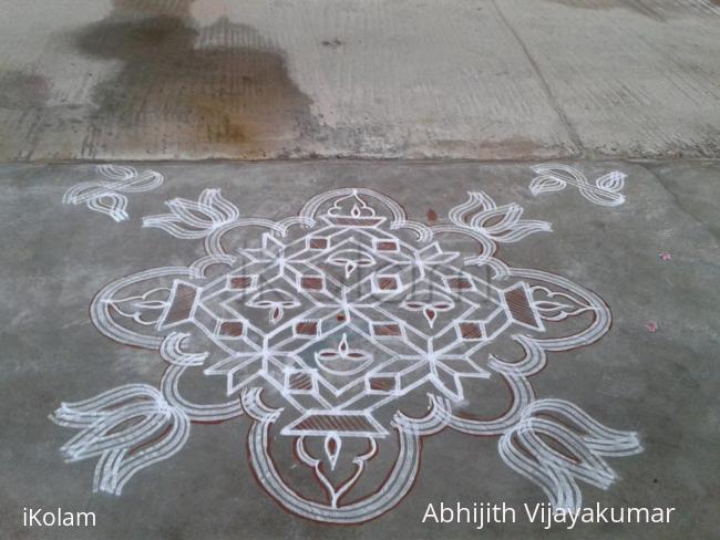 Rangoli: Deepam kolam