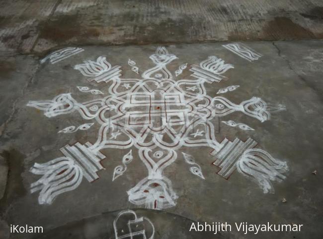 Rangoli: Friday Padi kolam