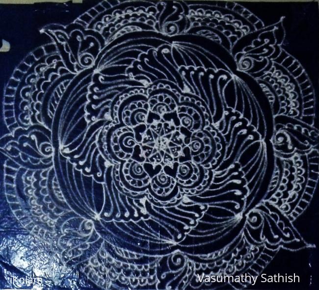 Rangoli: freehand kolam with kolamavu