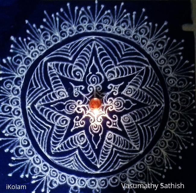 Rangoli: freehand kolam with kolamavu