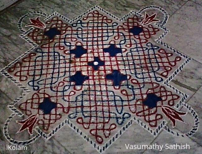 Rangoli: Chikku kolam for Thai Poosam  with 15-15 straight dots with 5 dots 3 lines  in the centre on all sides