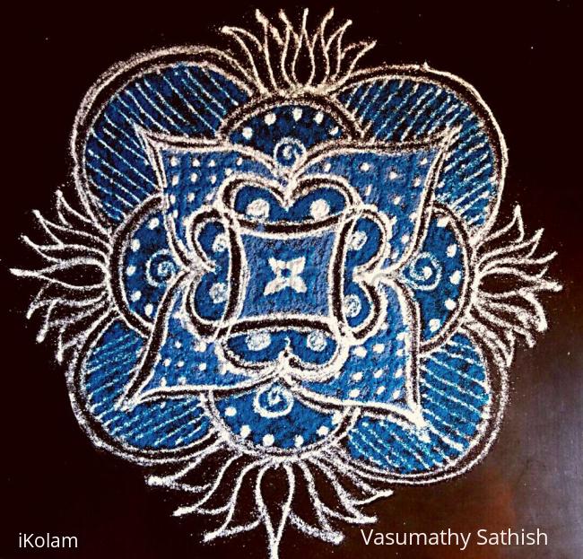 Rangoli: Day 2 Navarathiri Simple Padi kolam with Dark Blue Colour