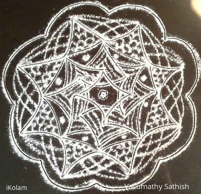 Rangoli: Padi kolam with rice flour 