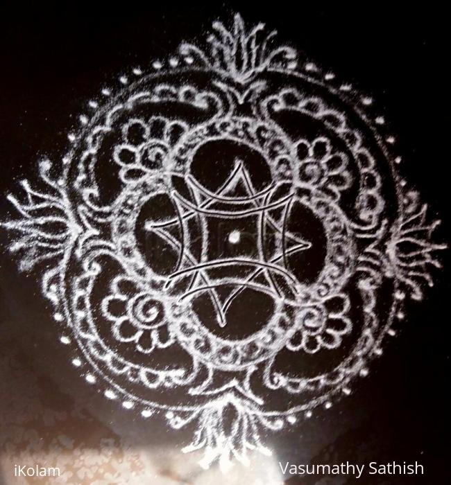 Rangoli: Freehand padi kolam 