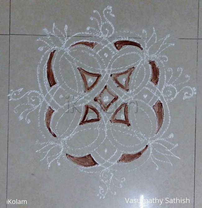 Rangoli: Freehand padi kolam with rice flour n kavi