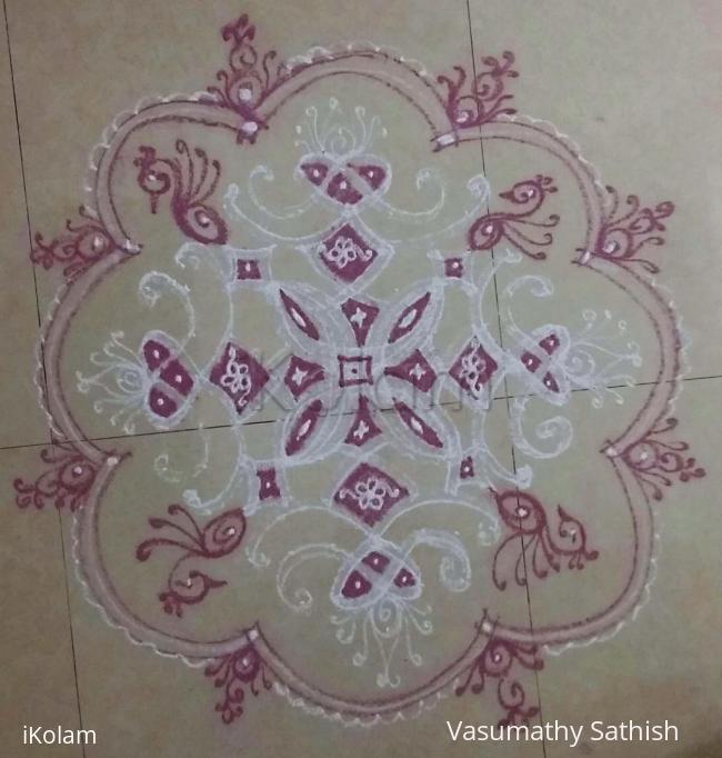 Rangoli: Aadi velli paDi kolam