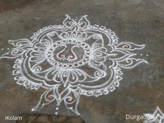 Rangoli: Lakshmi kolam