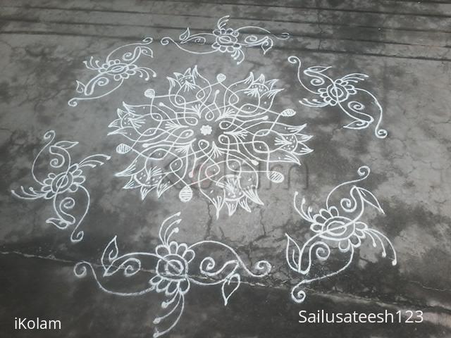 Rangoli: Chikku kolam with lotus