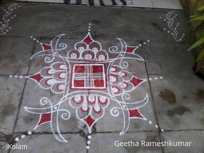 Rangoli: Aadi velli kolam