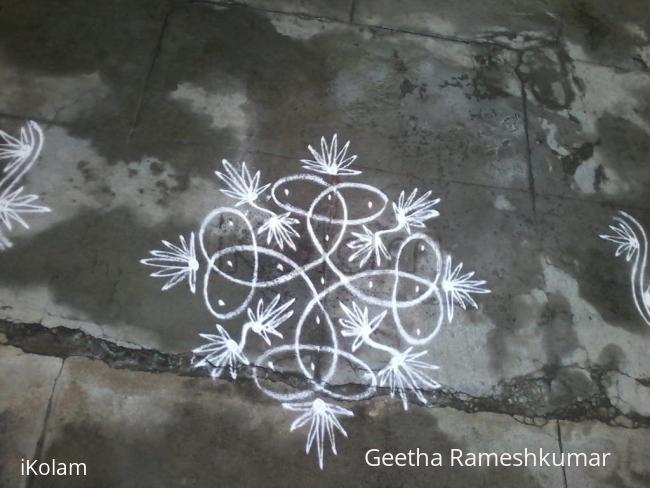 Rangoli: Simple kolam