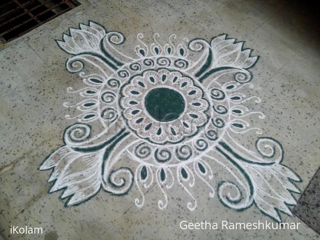 Rangoli: Navarathri day 8 Dark Green!