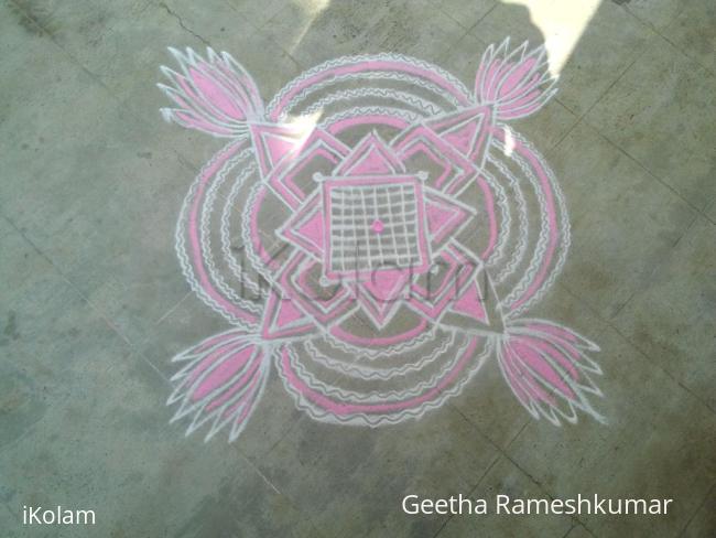 Rangoli: small padikolam!!