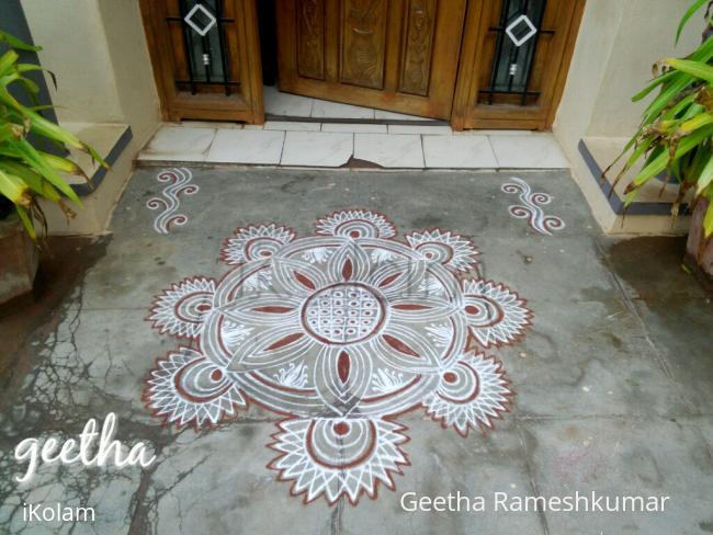 Rangoli: Tuesday kolam!!