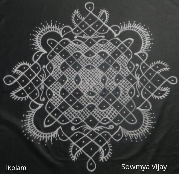 Rangoli: Chikku Kolam in Black and White