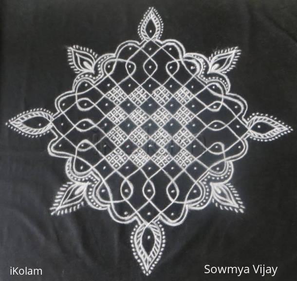 Rangoli: Chikku Kolam in Black and White