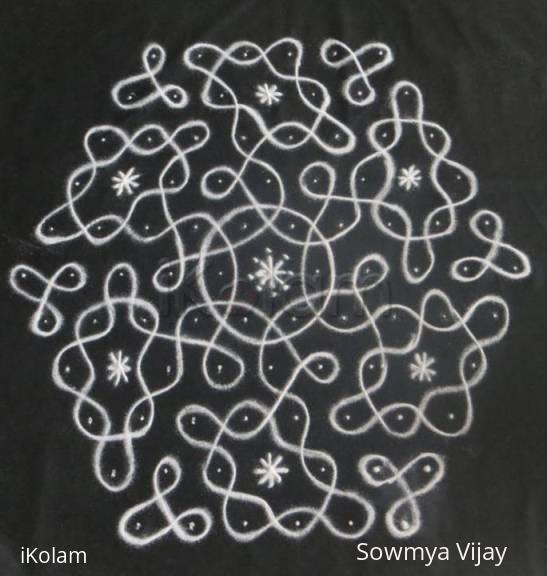 Rangoli: Chikku Kolam in Black and White