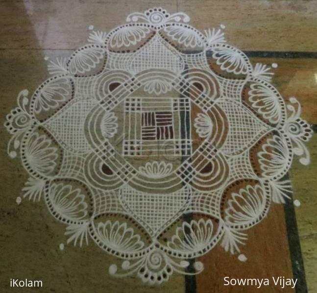 Rangoli: Aadi Velli Kolam-3