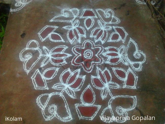 Rangoli: Dotted Sangu, Ahal Vilakku and Poo kolam