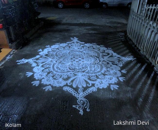 Rangoli: free hand kolam