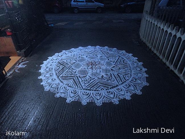 Rangoli: free hand kolam