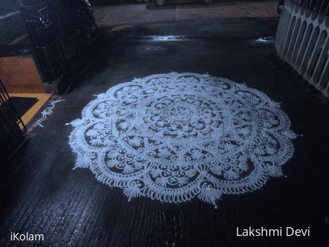 Rangoli: margazhi kolam