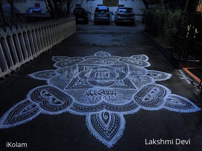 Rangoli: free hand kolam