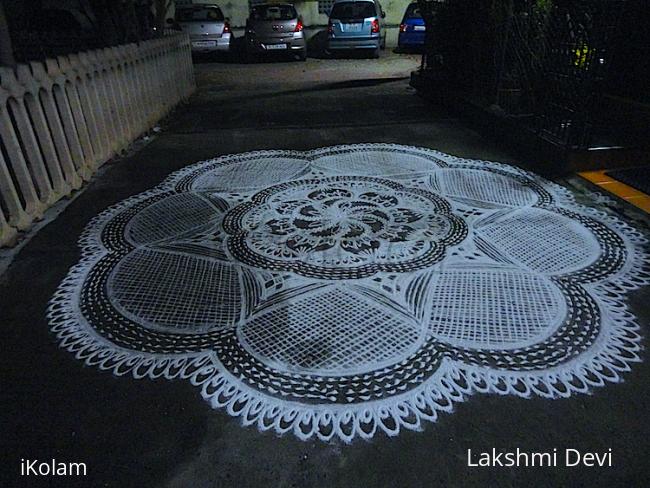 Rangoli: Margazhi Kolam