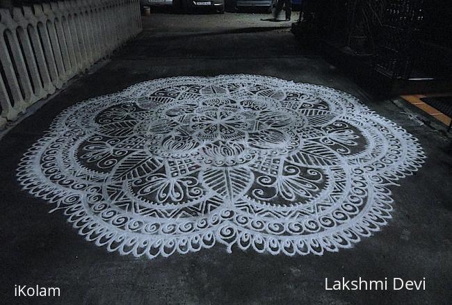 Rangoli: Margazhi Kolam