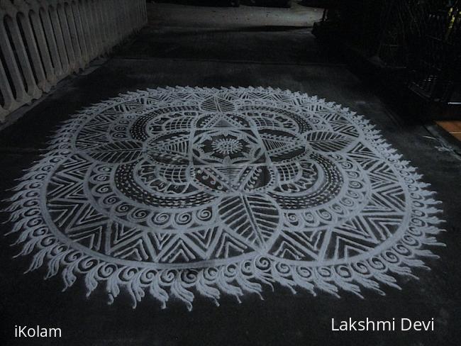 Rangoli: Margazhi Kolam