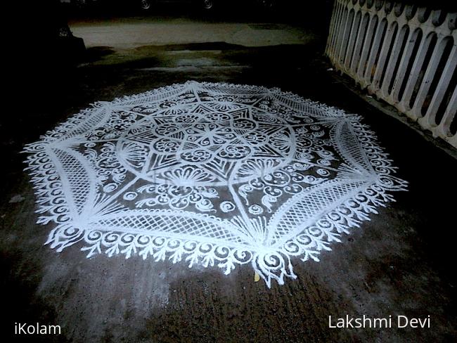 Rangoli: Margazhi Kolam