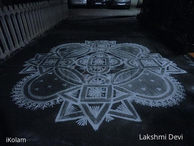 Rangoli: Margazhi Kolam