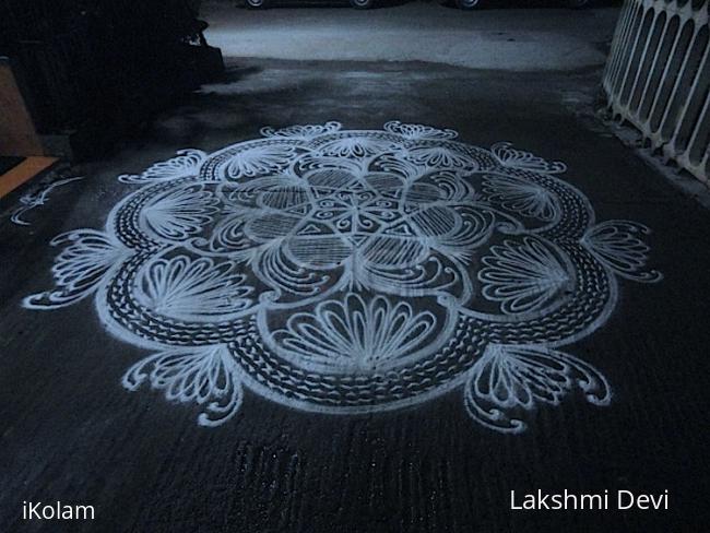 Rangoli: Margazhi Kolam