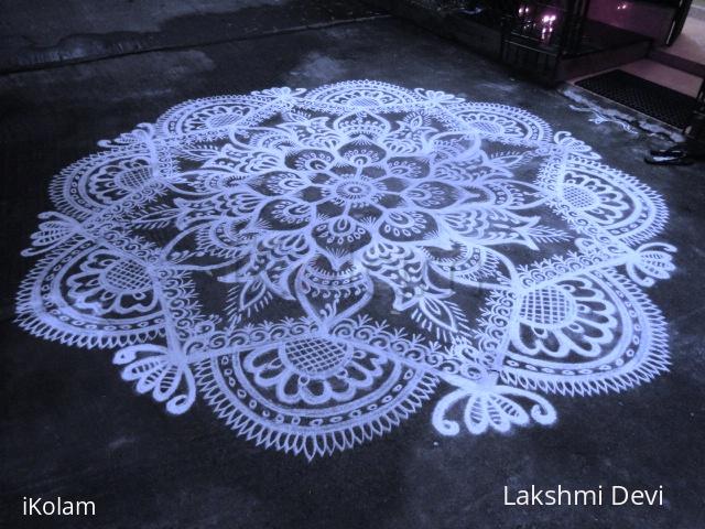 Rangoli: margazhi kolam