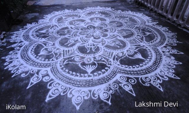 Rangoli: free hand kolam