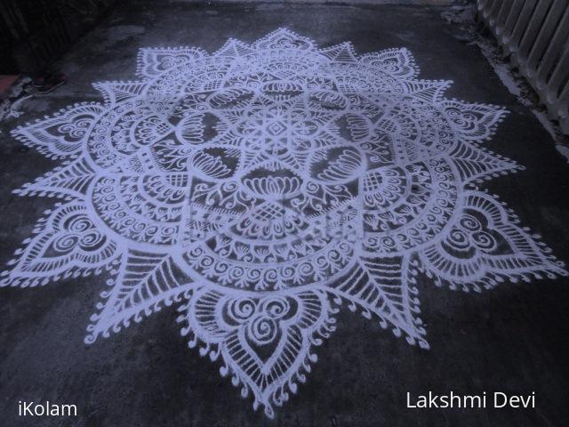 Rangoli: free hand kolam