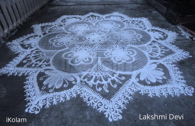 Rangoli: free hand kolam