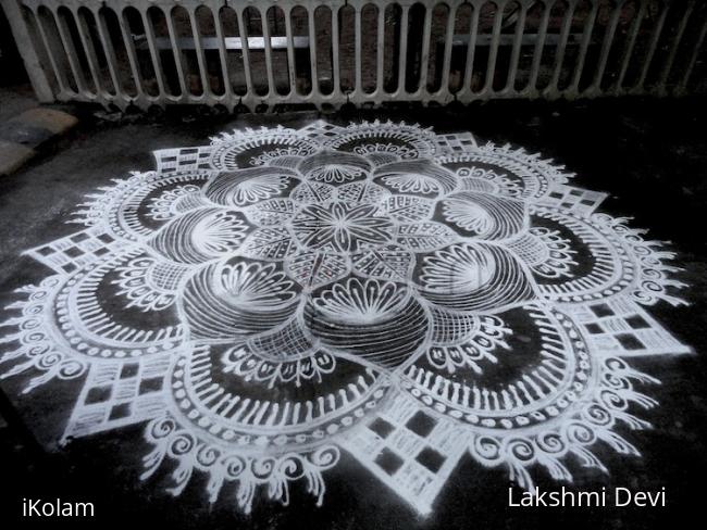 Rangoli: free hand kolam