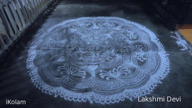 Rangoli: free hand kolam