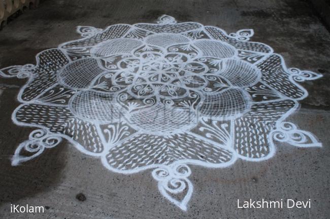 Rangoli: free hand kolam