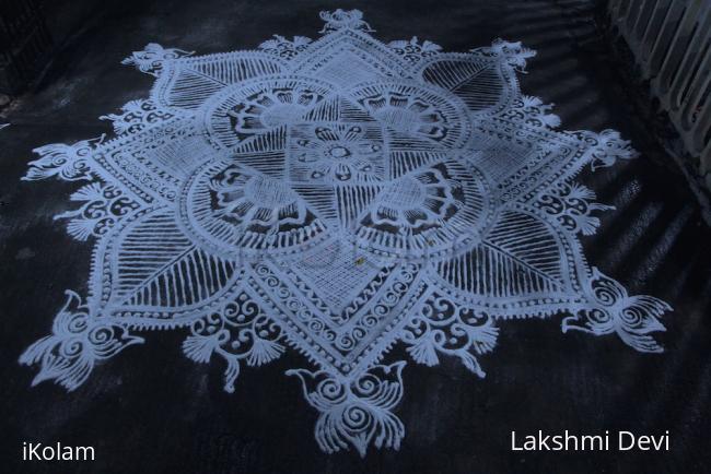 Rangoli: margazhi kolam