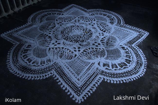 Rangoli: margazhi kolam