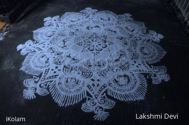 Rangoli: margazhi kolam