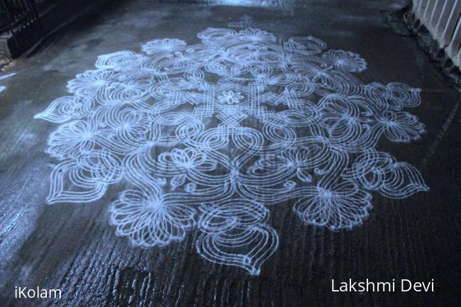 Rangoli: margazhi kolam