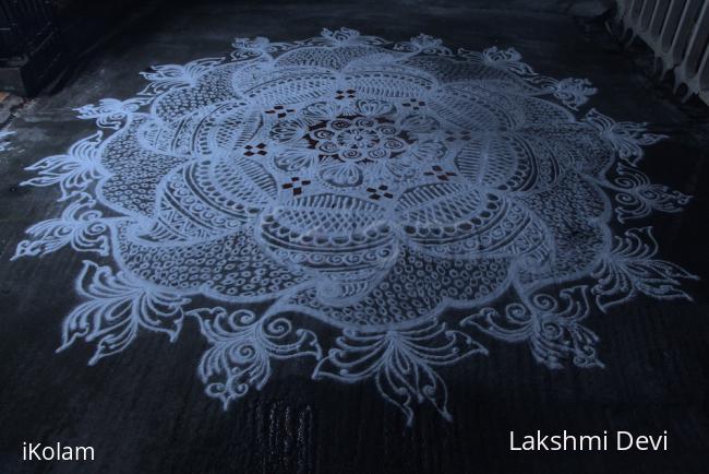 Rangoli: margazhi kolam